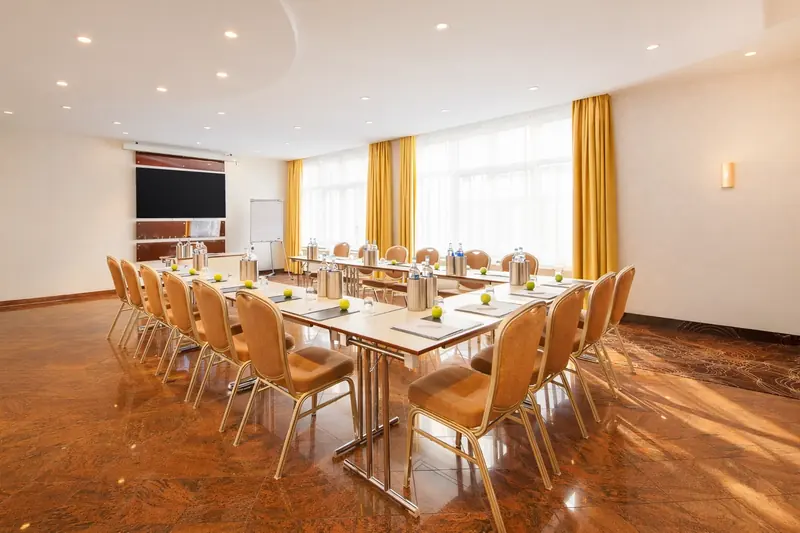 Tagungsraum Weinheim in Mannheim: Workshop- und Seminarraum in U-Form